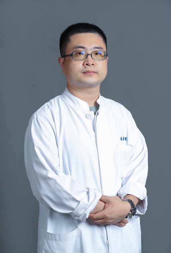 王亮