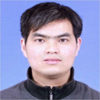 李亮