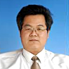 潘月龙