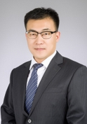 于西佼