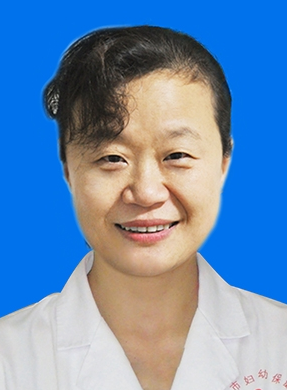 李君
