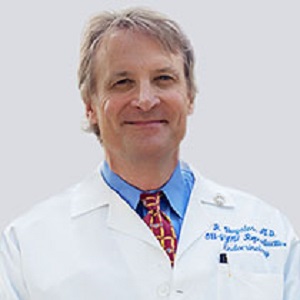 Dr.Richard Buyalos